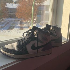 Air jordan 1 varsity purples